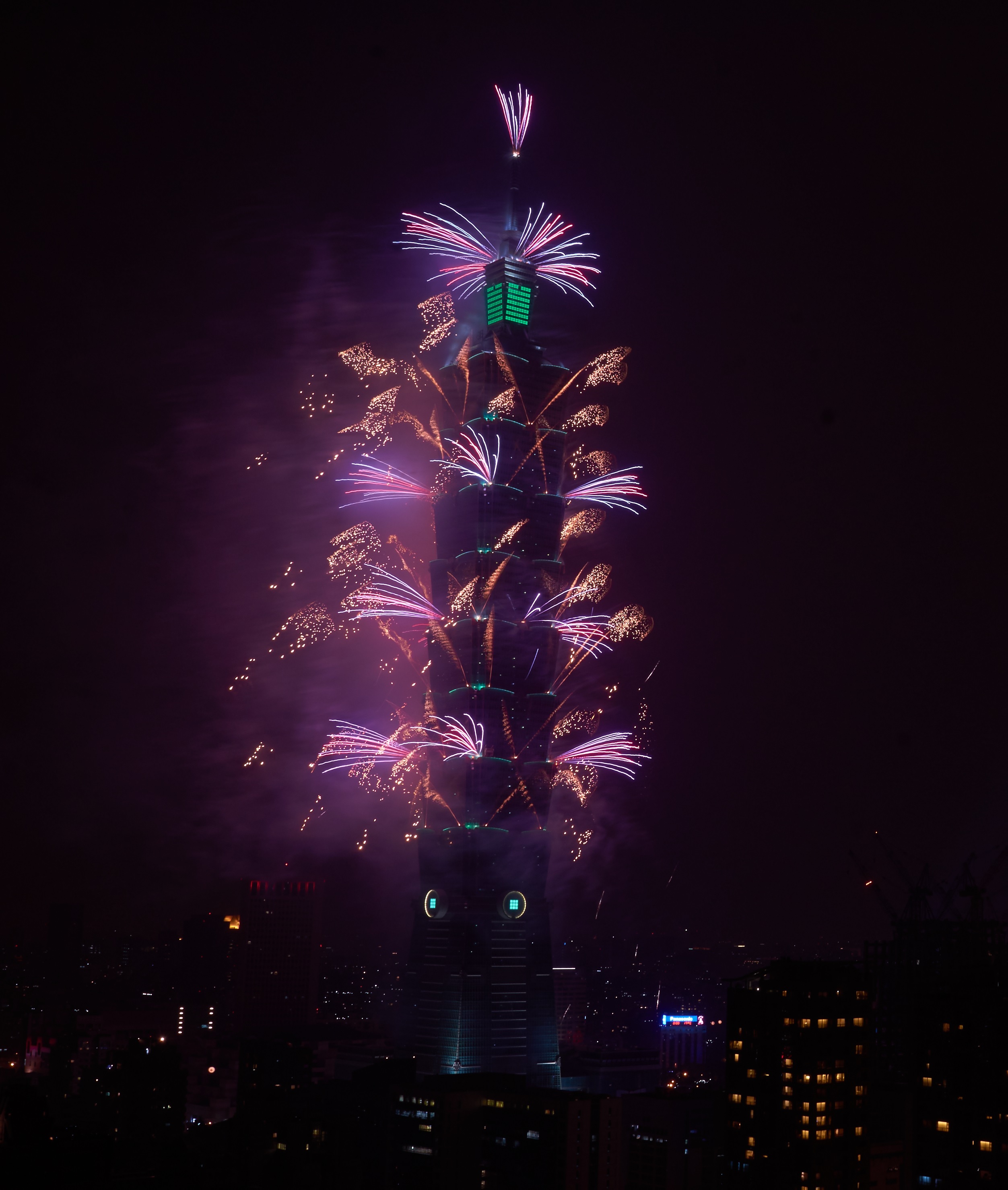 【新聞圖片】飛利浦炤明(ming)助力(li)檯北101打造檯灣綠色地標 (2).jpg